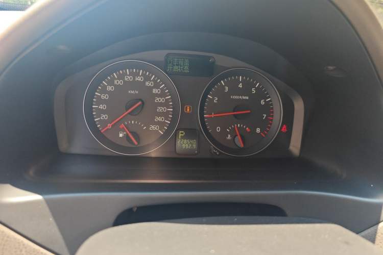 Used Volvo S40 2011 2.0L Automatic Zhiya Edition Instrument Cluster