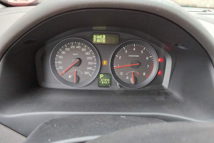 Used Volvo S40 2011 2.0L Automatic ZhiShang Edition Instrument Cluster