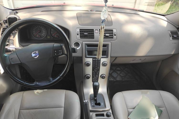 Used Volvo S40 2011 2.0L Automatic ZhiShang Edition Interior 2