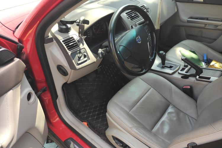 Used Volvo S40 2011 2.0L Automatic ZhiShang Edition Interior 3