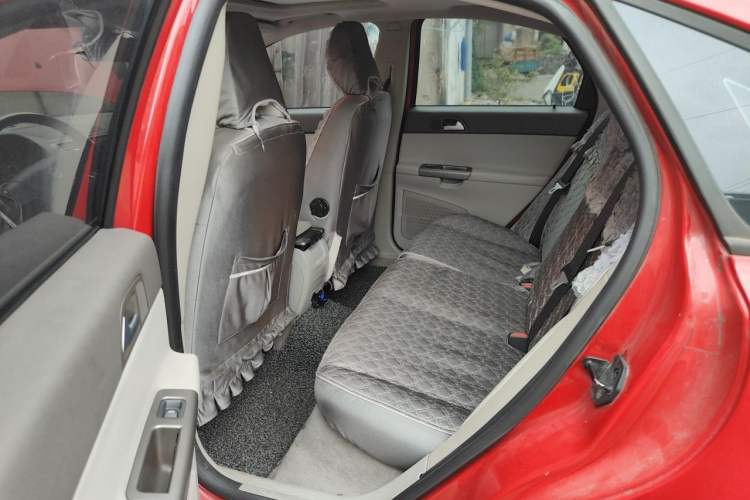 Used Volvo S40 2011 2.0L Automatic ZhiShang Edition Left Rear Seat