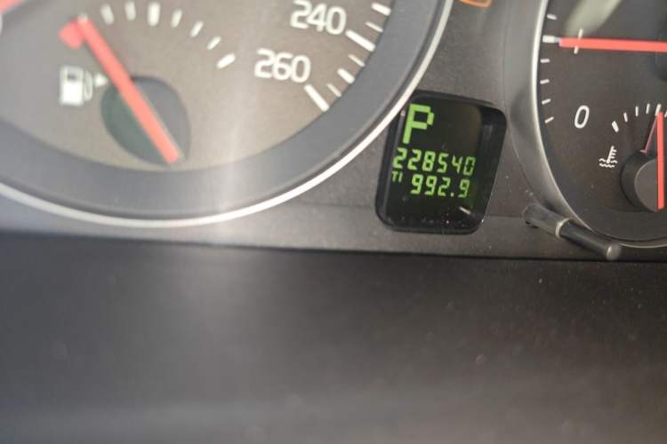 Used Volvo S40 2011 2.0L Automatic Zhiya Edition Odometer Close Up