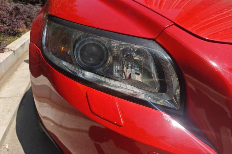 Used Volvo S40 2011 2.0L Automatic Zhiya Edition Right Front Headlight
