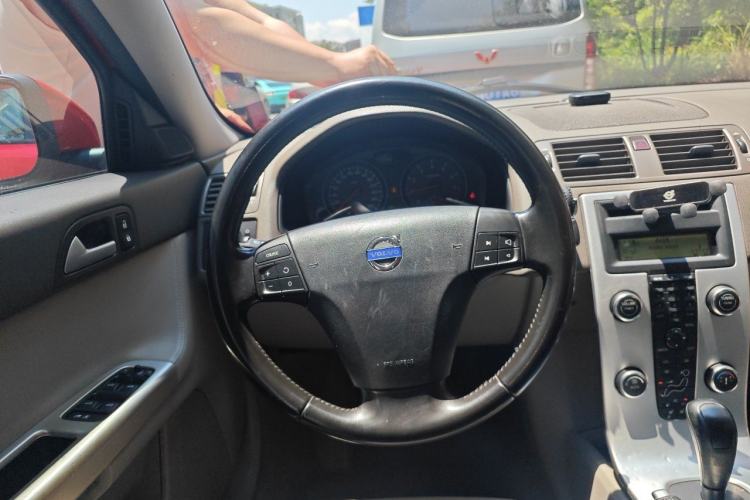 Used Volvo S40 2011 2.0L Automatic Zhiya Edition Steering Wheel