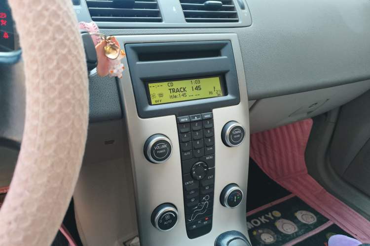 Used Volvo S40 2011 2.0L Automatic ZhiShang Edition Audio And AC Panel