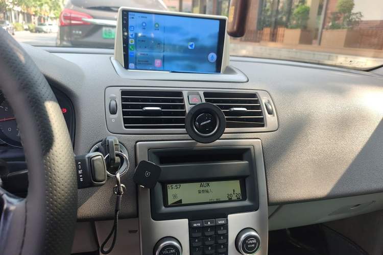Used Volvo S40 2011 2.0L Automatic ZhiShang Edition Audio And AC Panel