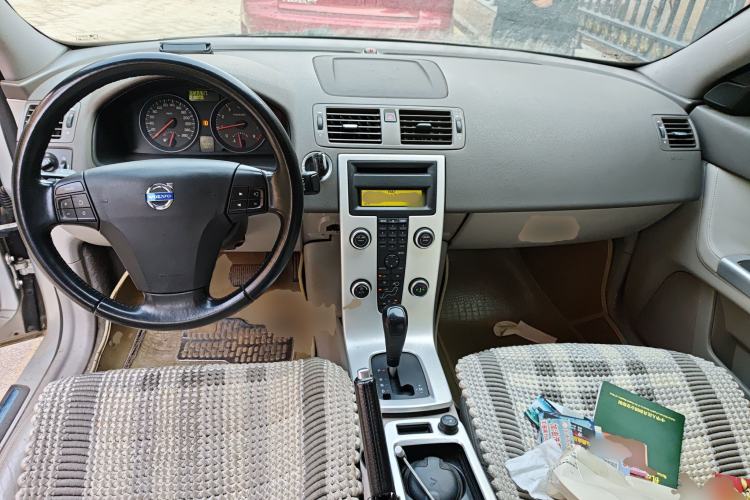 Used Volvo S40 2011 2.0L Automatic Zhiya Edition Center Console