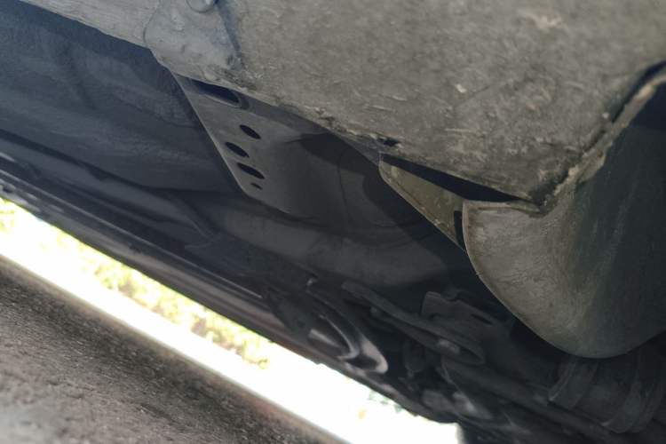 Used Volvo S40 2011 2.0L Automatic ZhiShang Edition Chassis Front Right