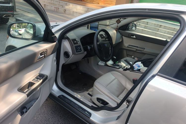 Used Volvo S40 2011 2.0L Automatic ZhiShang Edition Driver Seat