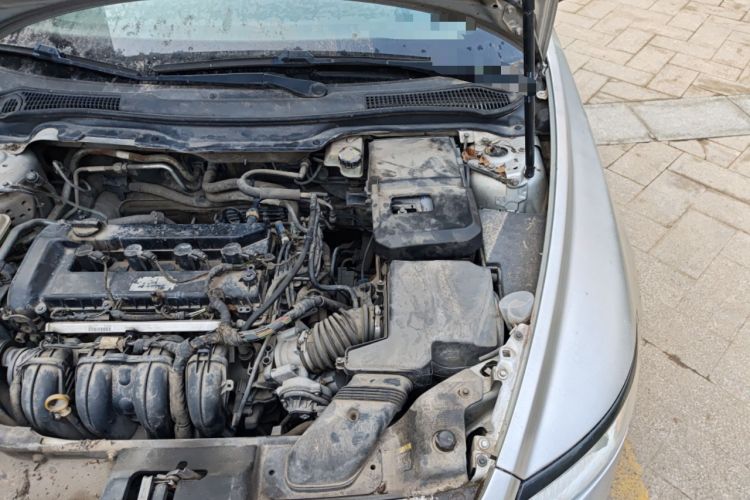 Used Volvo S40 2011 2.0L Automatic Zhiya Edition Engine Bay Left