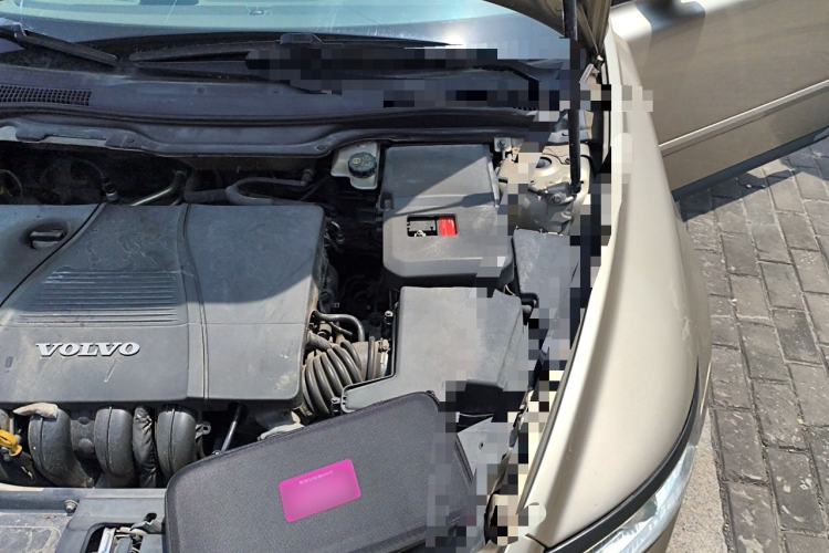 Used Volvo S40 2011 2.0L Automatic Zhiya Edition Engine Bay Left