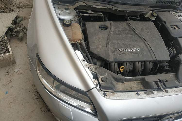 Used Volvo S40 2011 2.0L Automatic Zhiya Edition Engine Bay Right