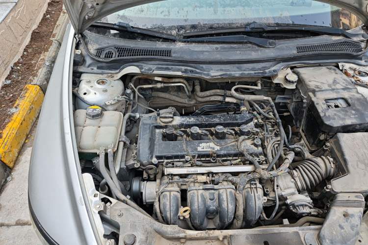 Used Volvo S40 2011 2.0L Automatic Zhiya Edition Engine Bay Right