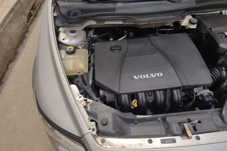 Used Volvo S40 2011 2.0L Automatic Zhiya Edition Engine Bay Right