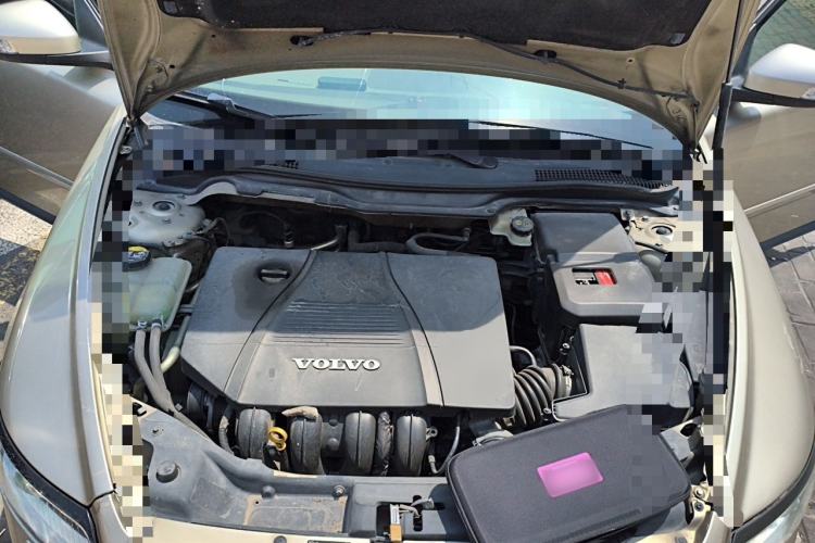 Used Volvo S40 2011 2.0L Automatic Zhiya Edition Engine Bay