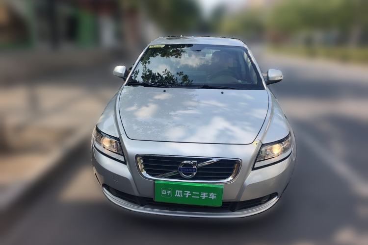 Used Volvo S40 2011 2.0L Automatic ZhiShang Edition Front