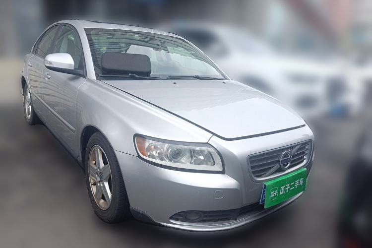 Used Volvo S40 2011 2.0L Automatic ZhiShang Edition Front Right 45 Deg