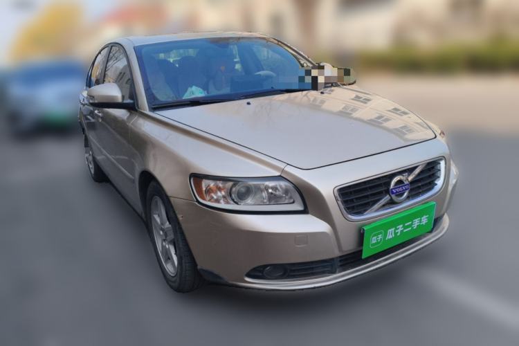 Used Volvo S40 2011 2.0L Automatic ZhiShang Edition Front Right 45 Deg