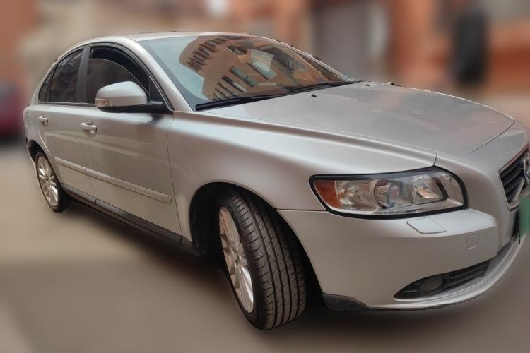 Used Volvo S40 2011 2.0L Automatic Zhiya Edition Front Right 45 Deg
