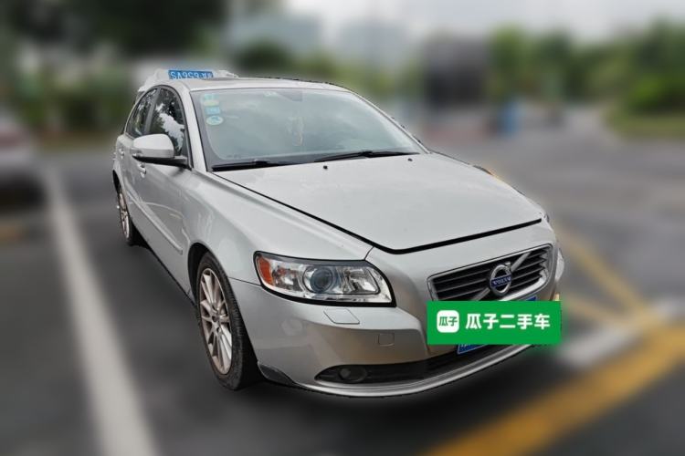 Used Volvo S40 2011 2.0L Automatic Zhiya Edition Front Right 45 Deg