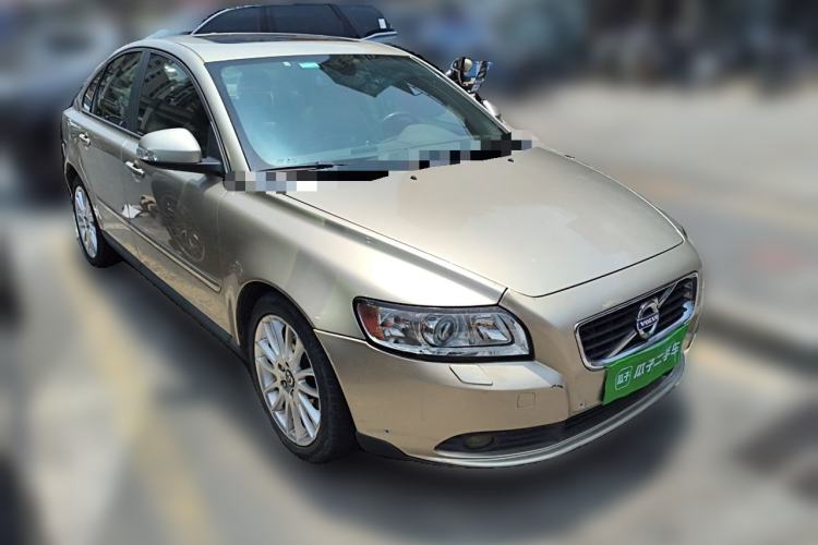 Used Volvo S40 2011 2.0L Automatic Zhiya Edition Front Right 45 Deg