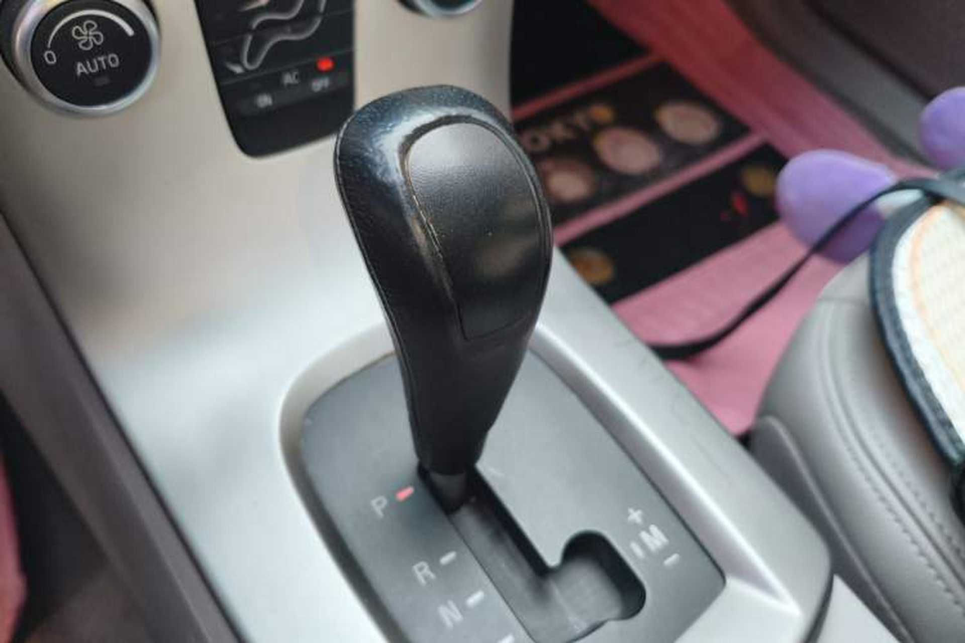Used Volvo S40 2011 2.0L Automatic ZhiShang Edition Gear Lever