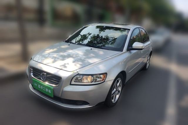 Ojetý Volvo S40 2011 2.0L Automatic ZhiShang Edition