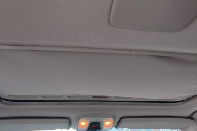 Used Volvo S40 2011 2.0L Automatic ZhiShang Edition Headliner