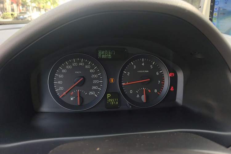 Used Volvo S40 2011 2.0L Automatic ZhiShang Edition Instrument Cluster