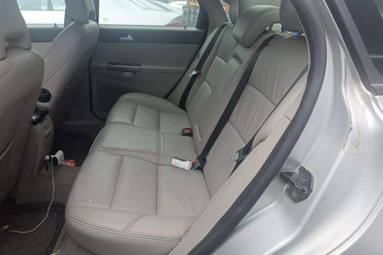 Used Volvo S40 2011 2.0L Automatic ZhiShang Edition Left Rear Seat