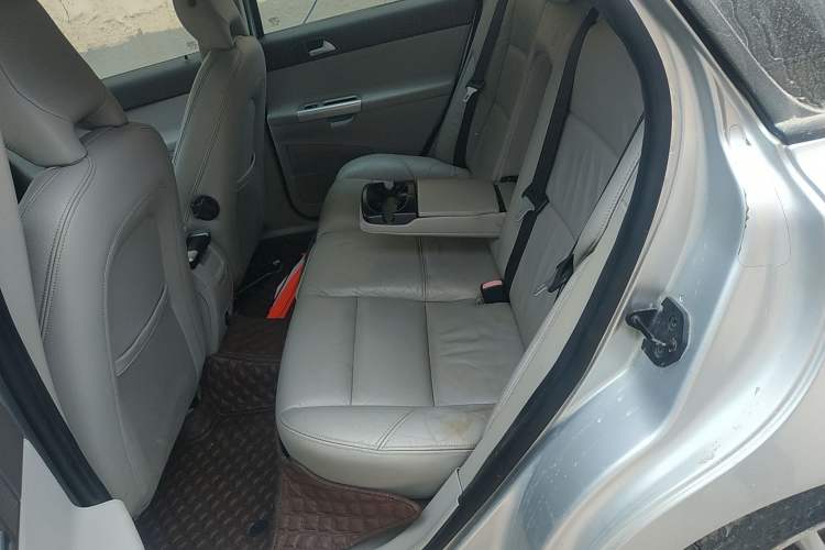 Used Volvo S40 2011 2.0L Automatic Zhiya Edition Left Rear Seat