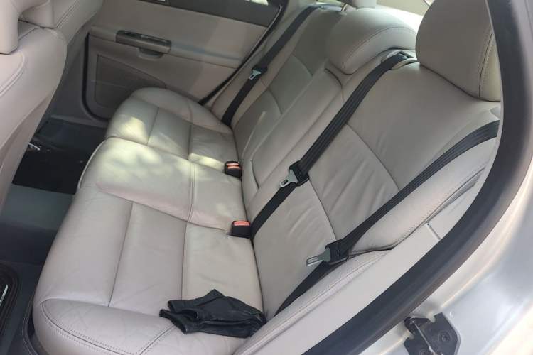 Used Volvo S40 2011 2.0L Automatic ZhiShang Edition Left Rear Seat