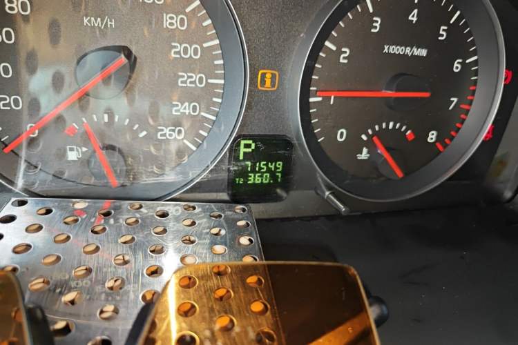 Used Volvo S40 2011 2.0L Automatic Zhiya Edition Odometer Close Up