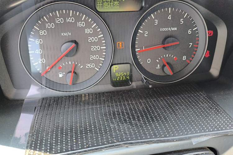 Used Volvo S40 2011 2.0L Automatic Zhiya Edition Odometer Close Up