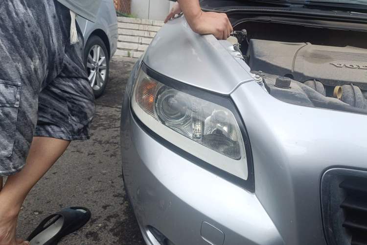 Used Volvo S40 2011 2.0L Automatic ZhiShang Edition Right Front Headlight