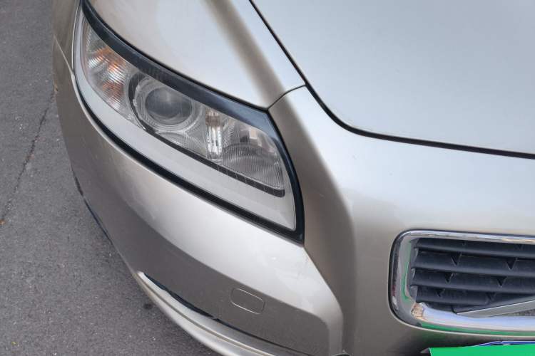 Used Volvo S40 2011 2.0L Automatic ZhiShang Edition Right Front Headlight