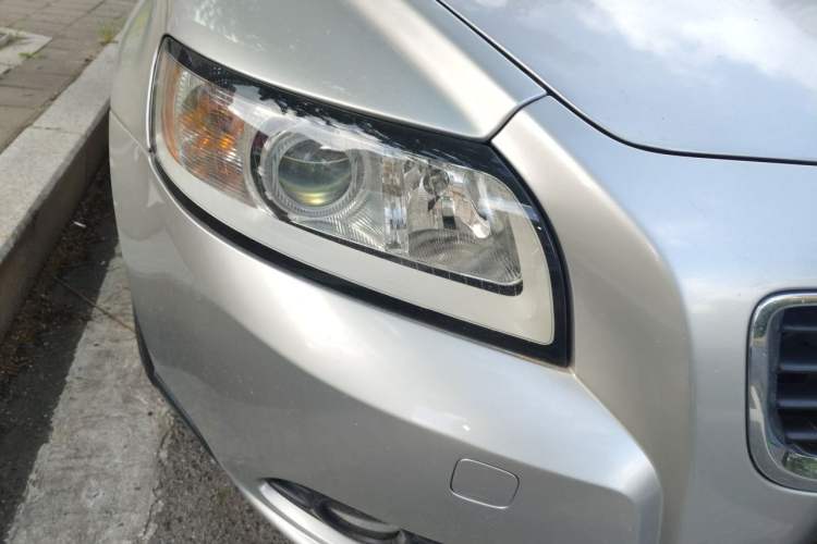 Used Volvo S40 2011 2.0L Automatic ZhiShang Edition Right Front Headlight