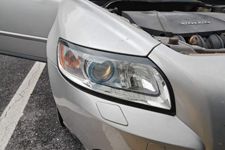 Used Volvo S40 2011 2.0L Automatic Zhiya Edition Right Front Headlight