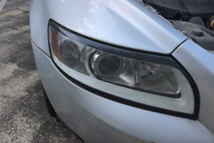 Used Volvo S40 2011 2.0L Automatic ZhiShang Edition Right Front Headlight