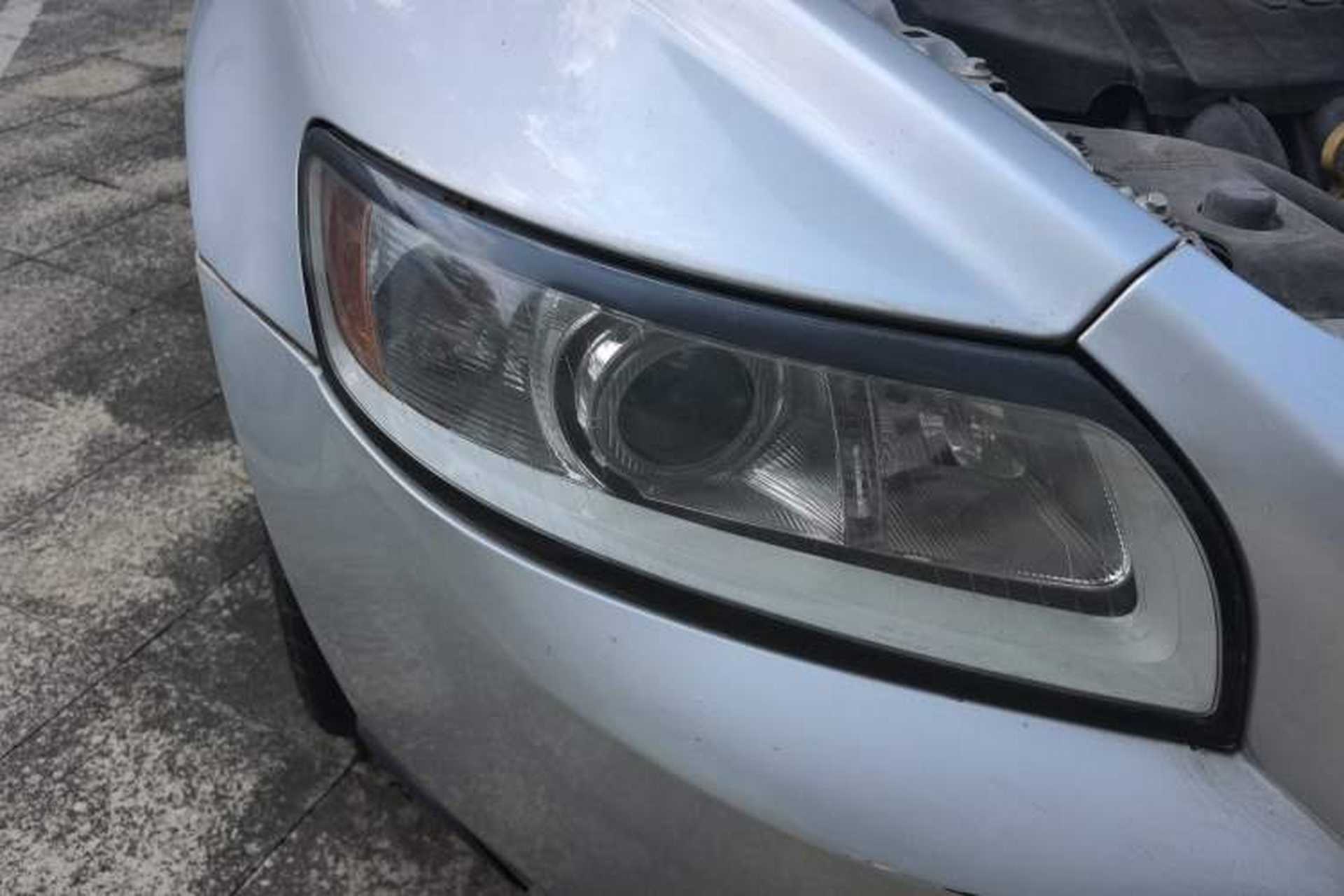 Used Volvo S40 2011 2.0L Automatic ZhiShang Edition Right Front Headlight