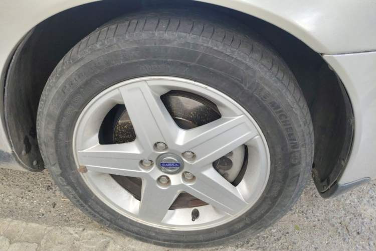 Used Volvo S40 2011 2.0L Automatic ZhiShang Edition Right Front Wheel Hub