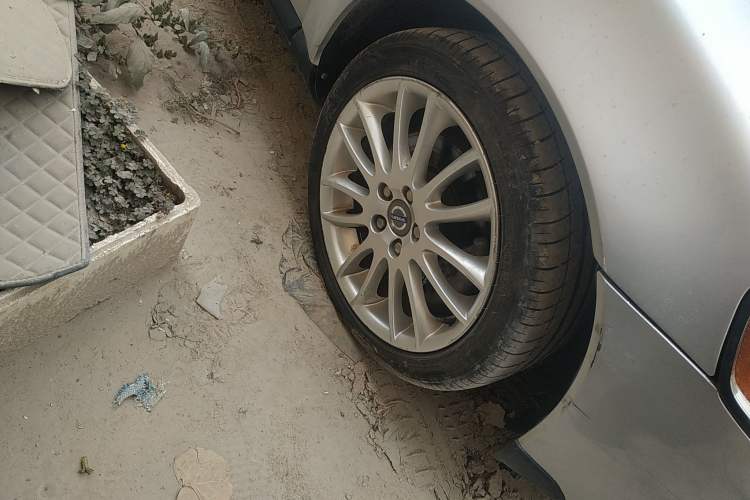 Used Volvo S40 2011 2.0L Automatic Zhiya Edition Right Front Wheel Hub