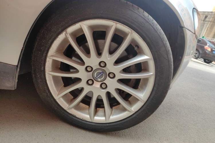Used Volvo S40 2011 2.0L Automatic Zhiya Edition Right Front Wheel Hub