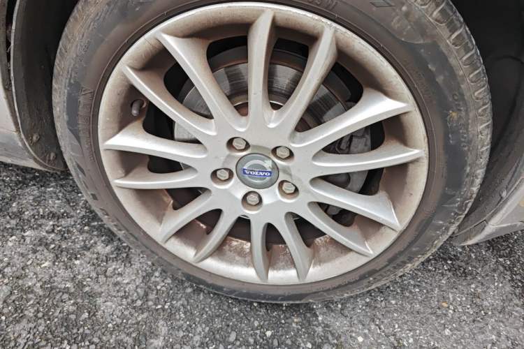 Used Volvo S40 2011 2.0L Automatic Zhiya Edition Right Front Wheel Hub