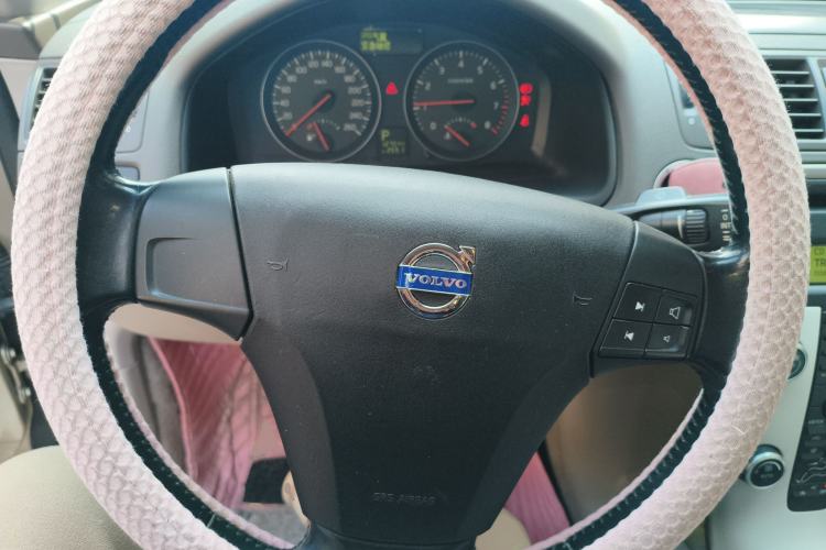 Used Volvo S40 2011 2.0L Automatic ZhiShang Edition Steering Wheel