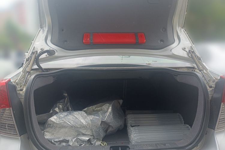 Used Volvo S40 2011 2.0L Automatic ZhiShang Edition Trunk