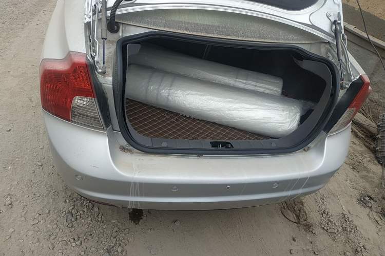 Used Volvo S40 2011 2.0L Automatic Zhiya Edition Trunk