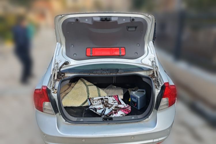 Used Volvo S40 2011 2.0L Automatic Zhiya Edition Trunk