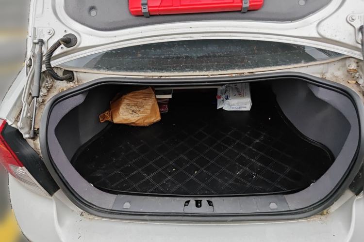 Used Volvo S40 2011 2.0L Automatic Zhiya Edition Trunk