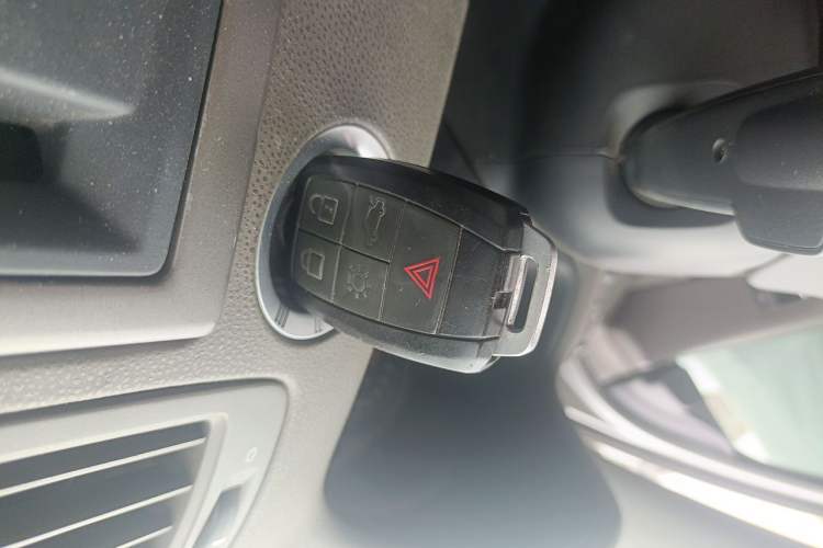 Used Volvo S40 2011 2.0L Automatic ZhiShang Edition Vehicle Key